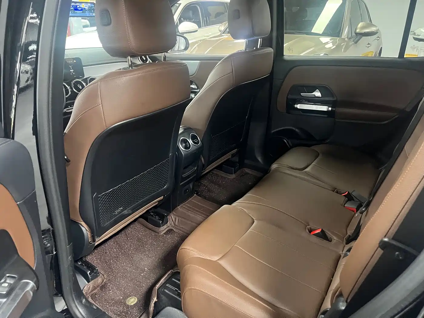Фото 5 - Mercedes-Benz GLB