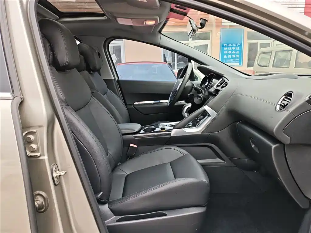 Peugeot 3008 2015 2.0L Automatic Classic Edition фото 12