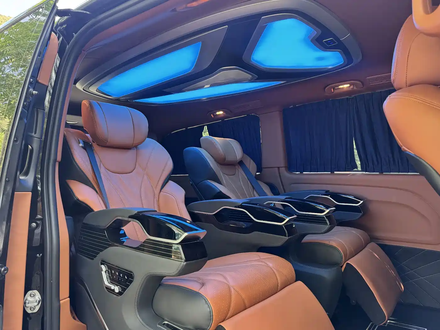 Mercedes-Benz Vito 2021 2.0T Business Edition 7-seater фото 7
