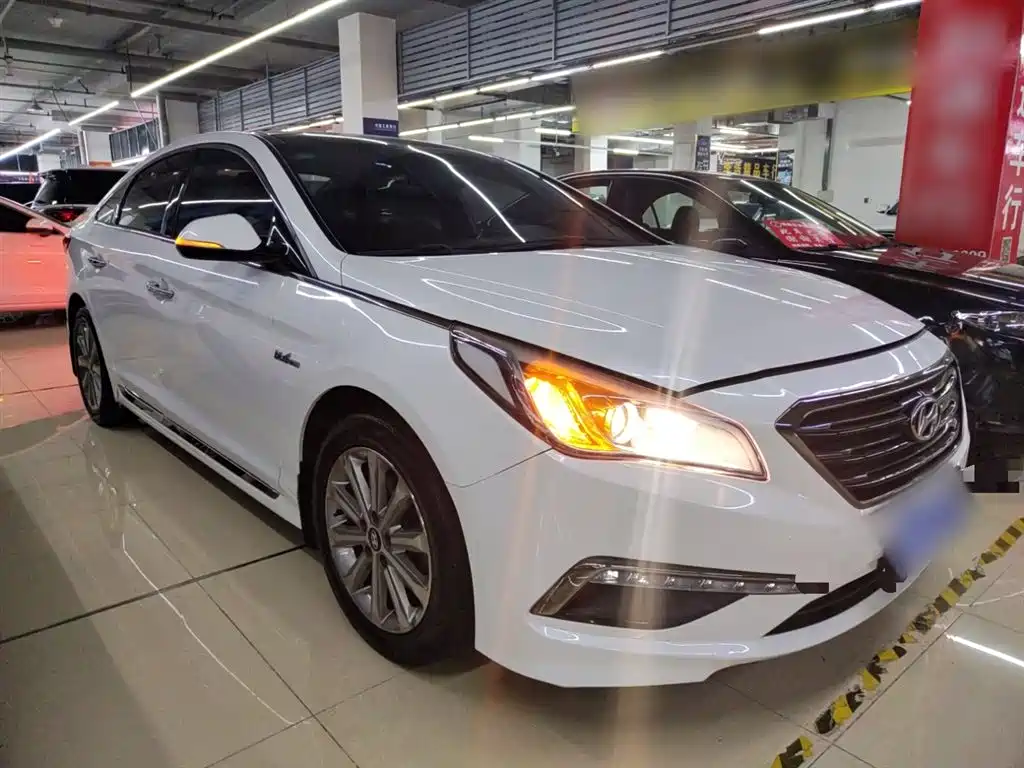 Hyundai Sonata 2015 1.6T GLS Smart фото 4