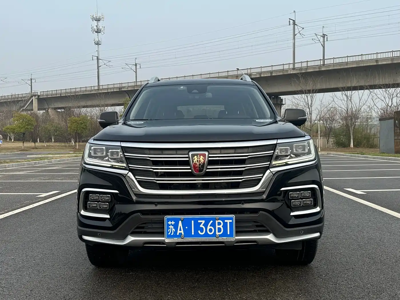ROEWE RX8