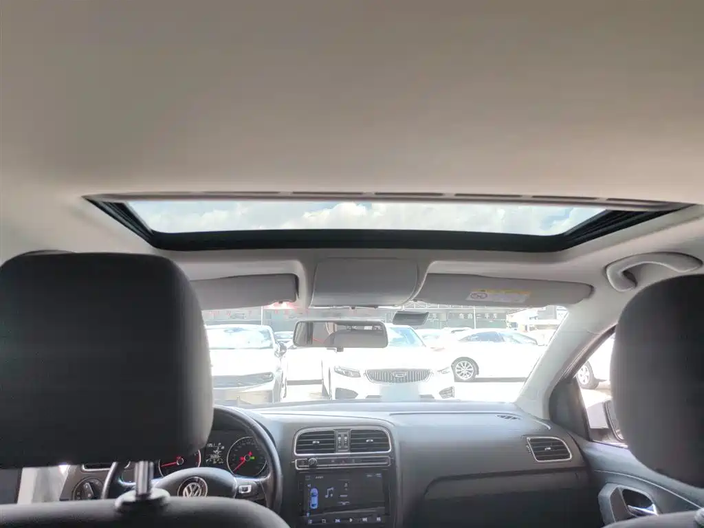 Volkswagen Polo 2018 1.5L Auto Comfort фото 18