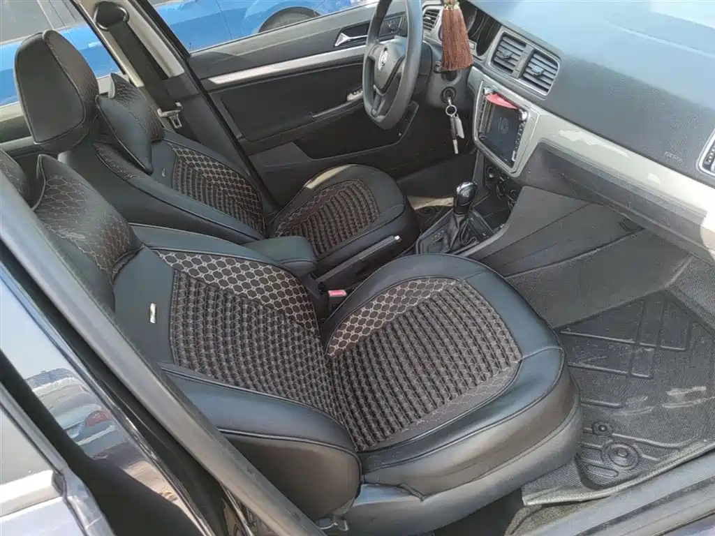 Volkswagen Lavida 2015 1.6L Automatic Trend Edition фото 25