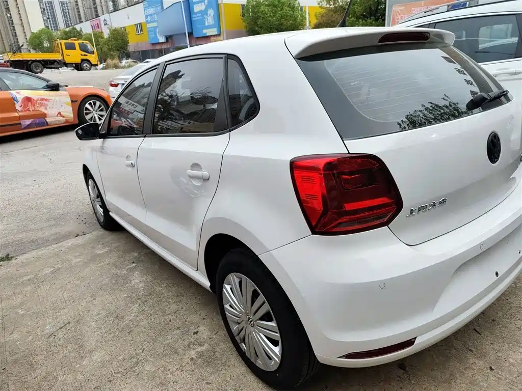 Volkswagen Polo 2016 1.6L Automatic Comfort фото 23