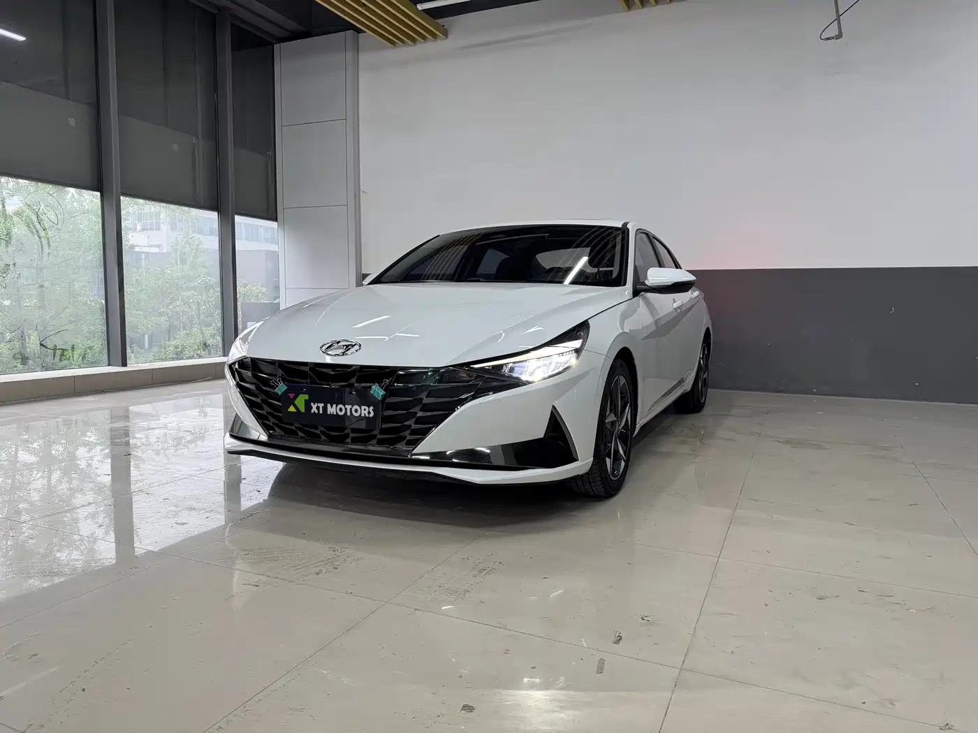 Hyundai Elantra 2023 Model 1.5L CVT LUX Premium Edition фото 3