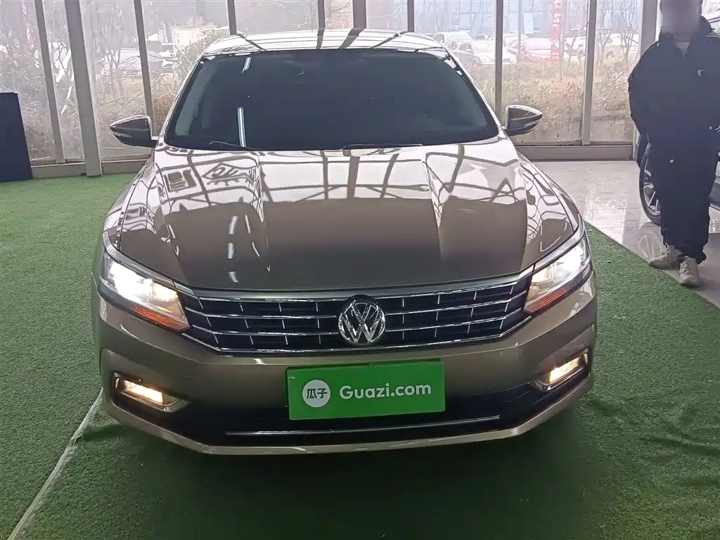 Volkswagen Passat 2016 330TSI DSG Honor Edition фото 3