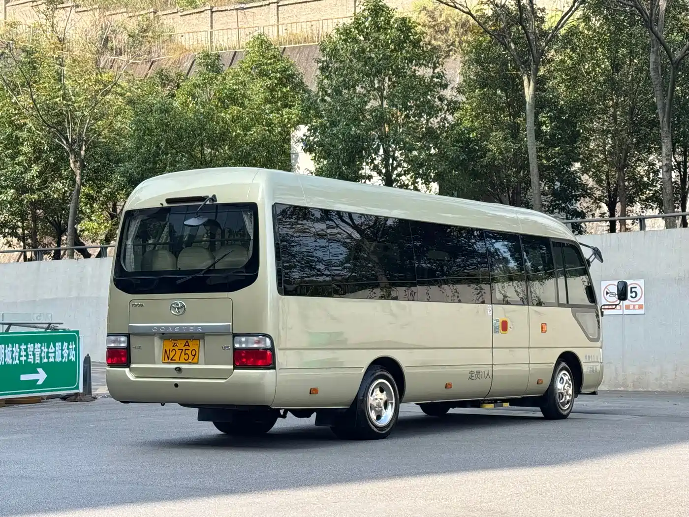 Toyota Coaster 2019 4.0L Luxury Vehicle GRB53L-ZCMEK 20-seater 9GR фото 8