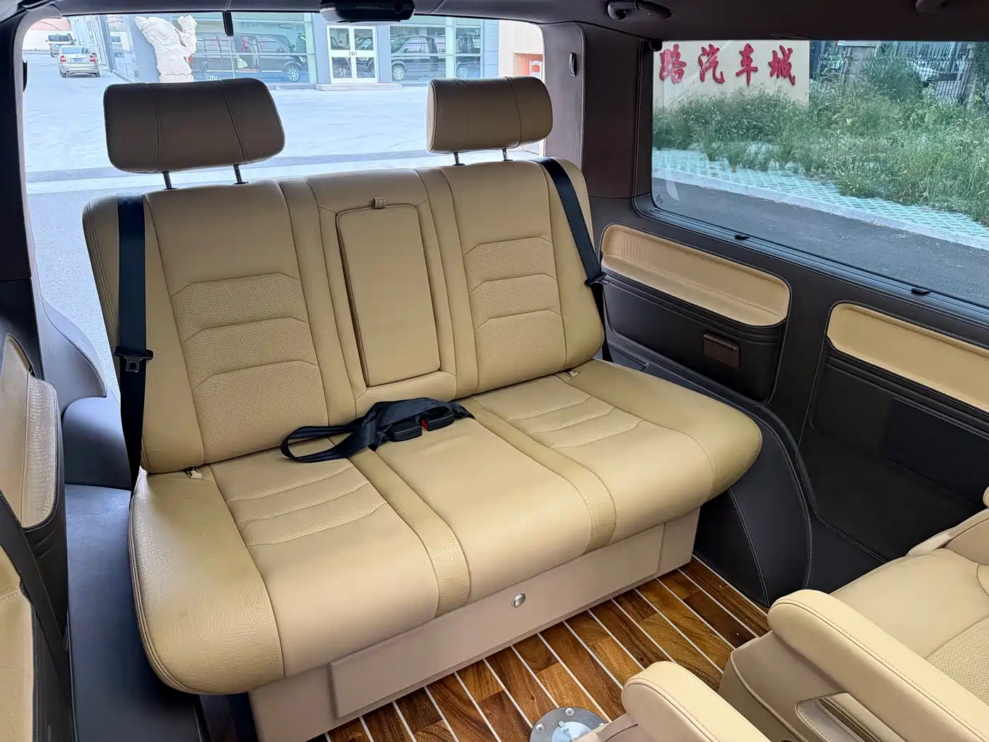 Volkswagen Caravelle 2018 2018 2.0TSI 4WD Luxury Edition 7-Seater
