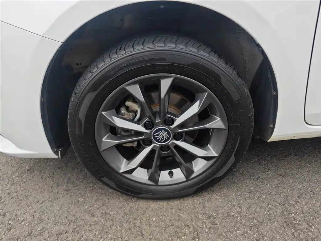 BYD Qin 2019 1.5L Automatic Prestige фото 23