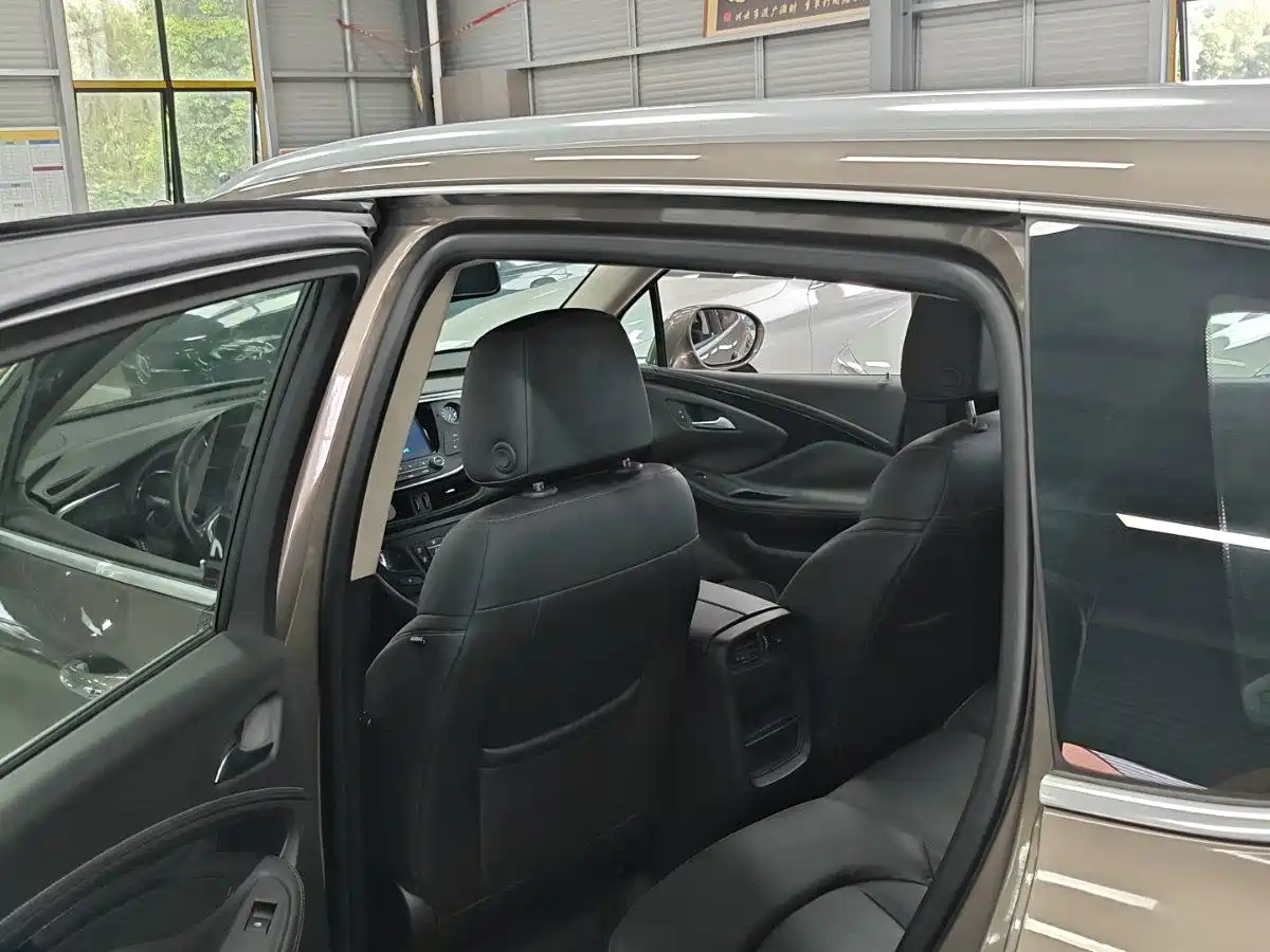 Фото 11 - Buick Envision Plus
