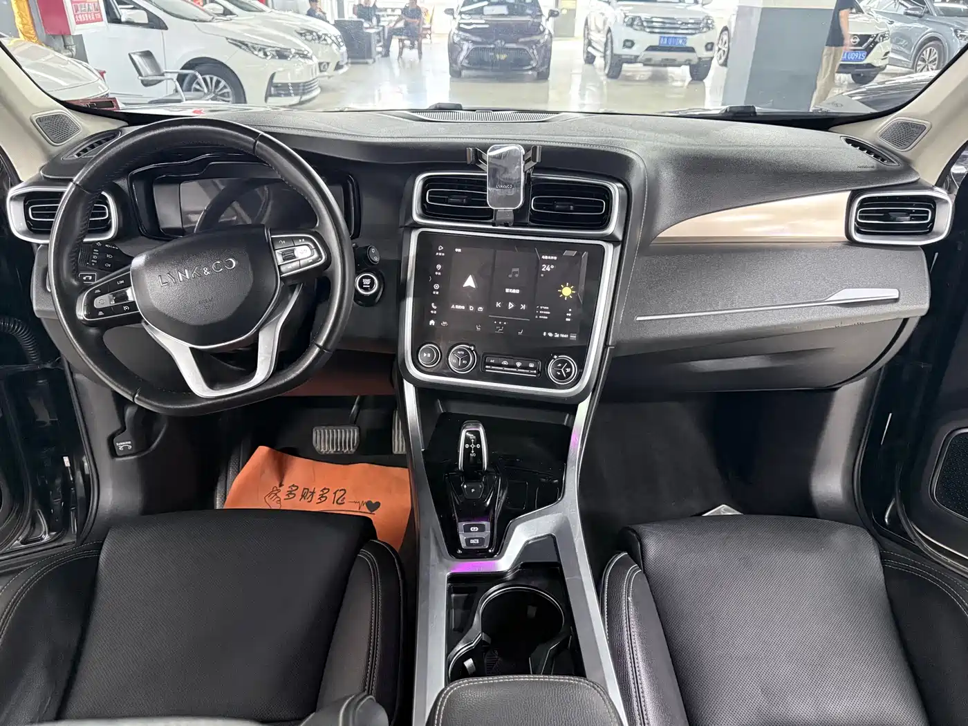 Lynk & Co 01 2019 2.0T 2WD Pro Edition China V фото 6