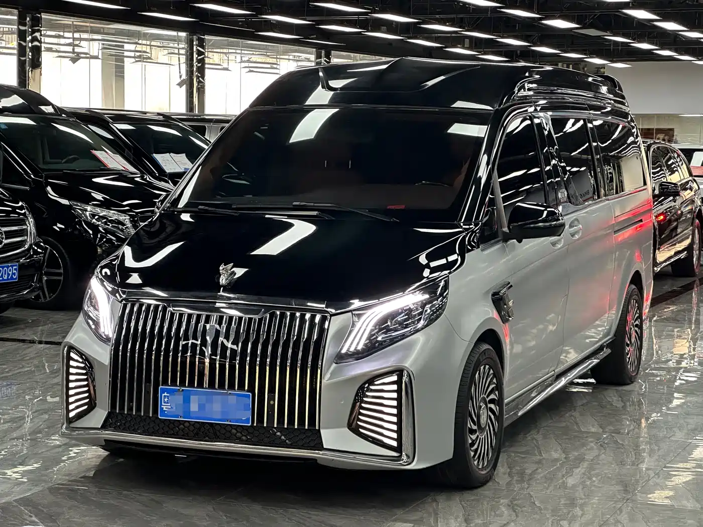 Mercedes-Benz Vito 2023 2.0T Business 7-Seater