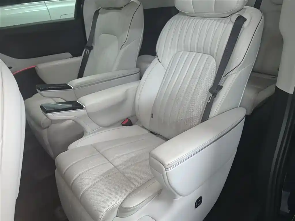 Voyah Auto Voyah Dreamer 2025 PHEV AWD Flagship Kunpeng Edition фото 17