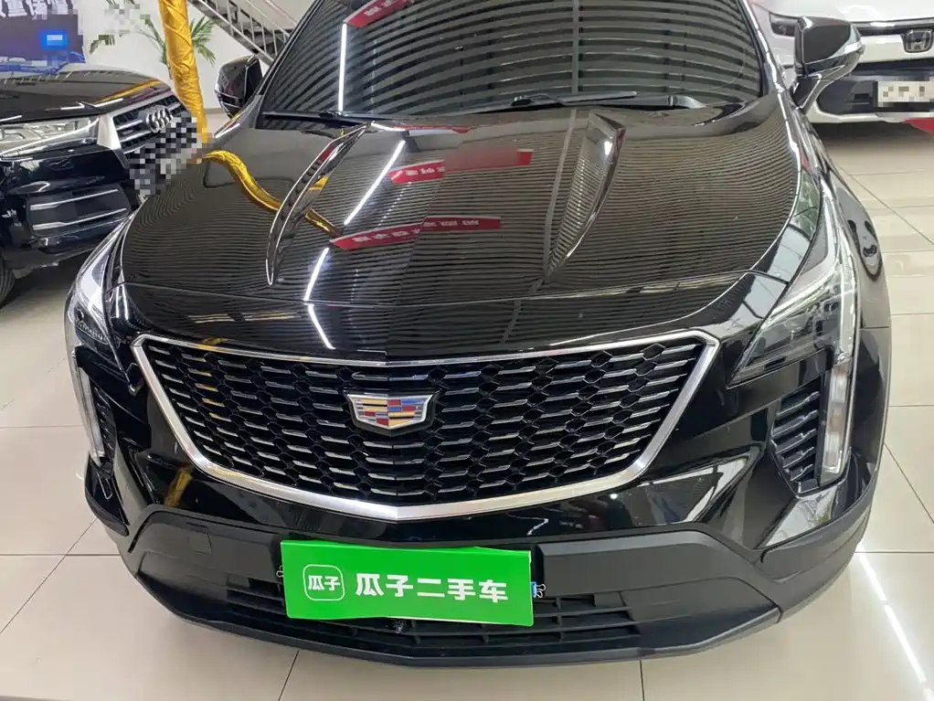 CADILLAC XT4