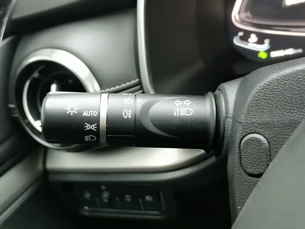 WEY VV6 2021 2021 2.0T 2WD Smart Protection+