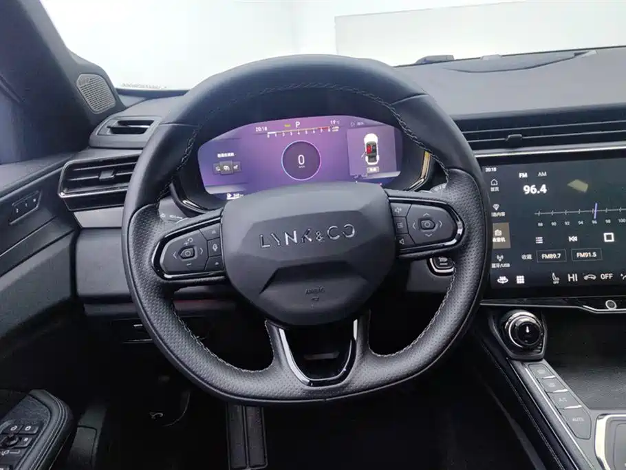 Lynk & Co 01 2021 2.0TD AWD Halo Sport фото 15