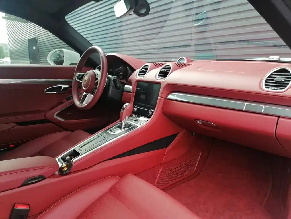 Porsche 718 2022 Cayman 2.0T фото 2