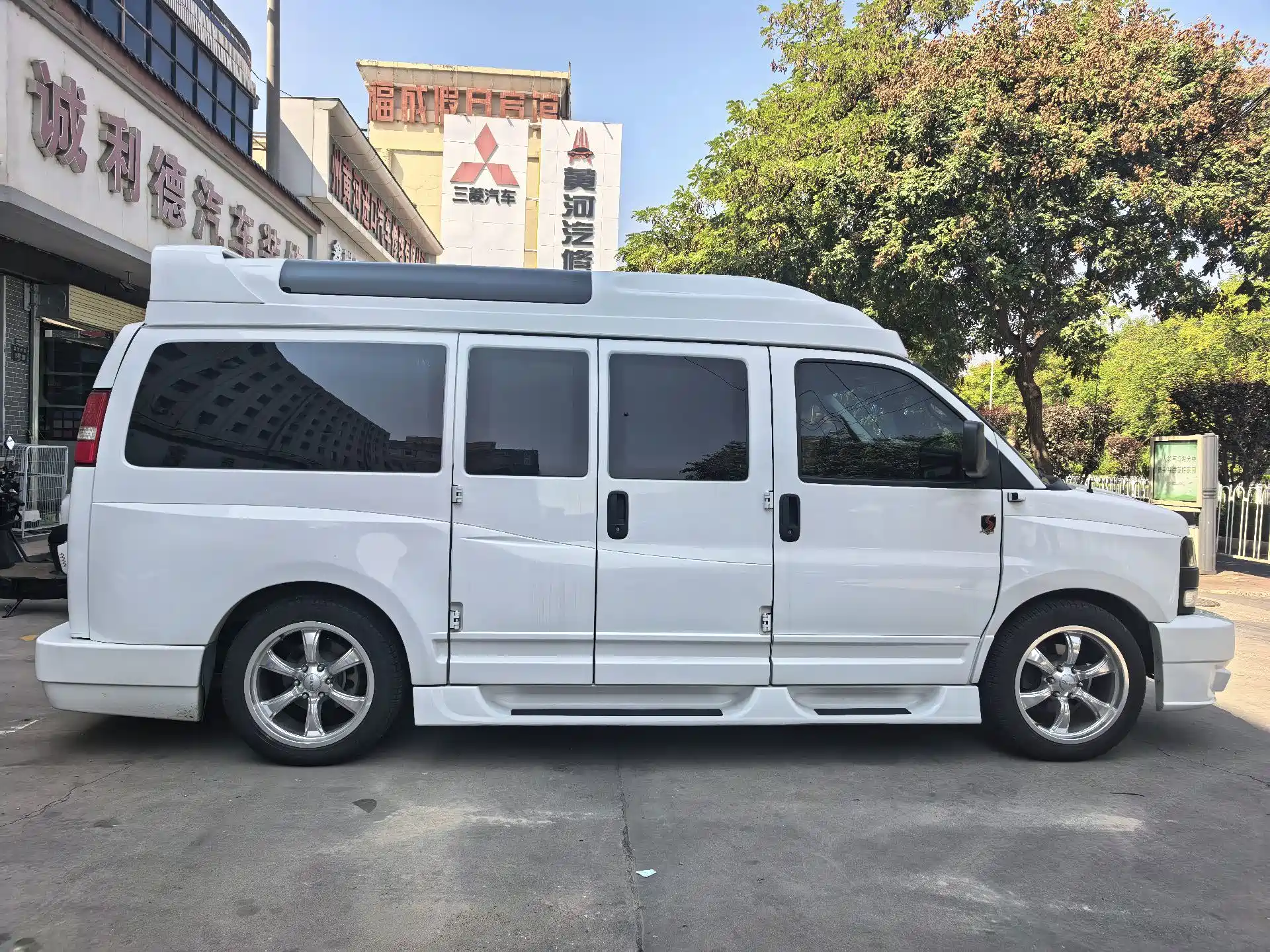 Фото 3 - GMC Savana