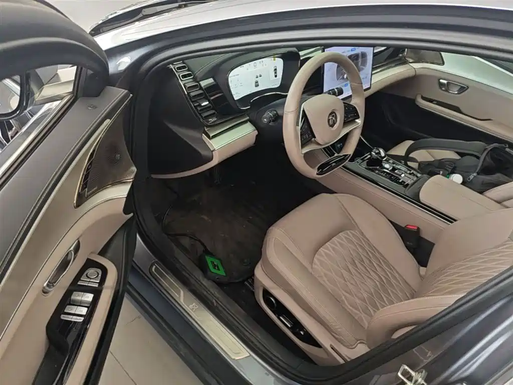 BYD Han 2025 DM-i 125KM Honor фото 16