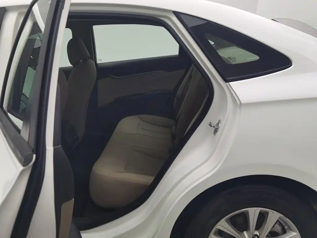 Фото 15 - Buick Excelle