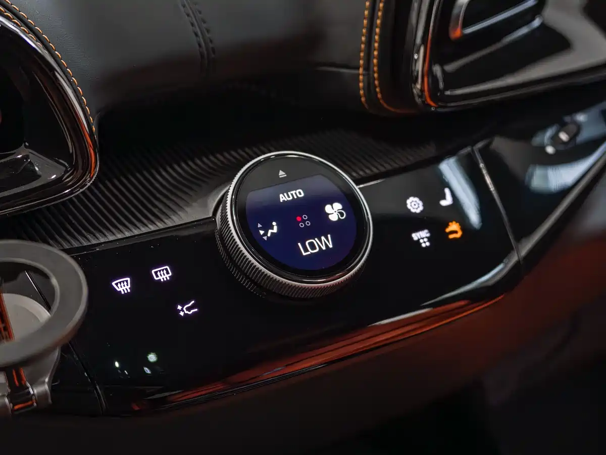 Ferrari Purosangue 2024 2023 6.5L V12