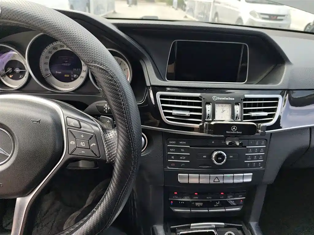 Mercedes-Benz E-Class 2015 Facelift E 260 L Sport фото 13