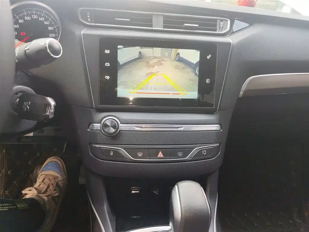 Peugeot 408 2016 1.6T Automatic Luxury Edition фото 13