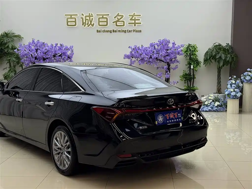 Toyota Avalon 2024 Model Hybrid 2.5L XLE Prestige Edition фото 7