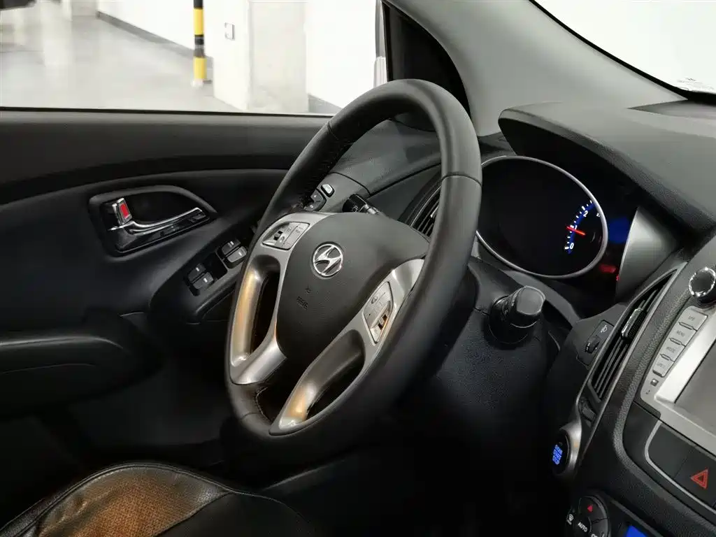 Hyundai Beijing Hyundai ix35 2013 2.0L Auto 2WD Smart GLS China IV фото 22