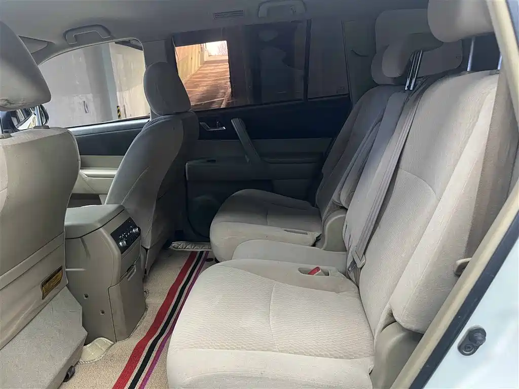 Toyota Highlander 2012 3.5L 4WD 7-Seater Elite Edition фото 4