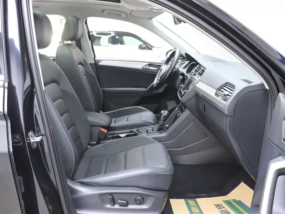 Volkswagen Tiguan L 2018 330TSI Automatic 2WD Luxury Edition фото 18