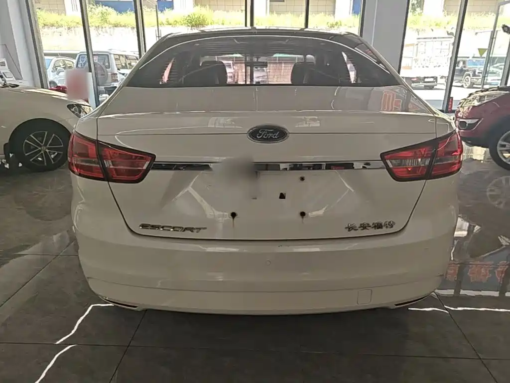 Ford Escort 2015 2015 1.5L Automatic Fashion