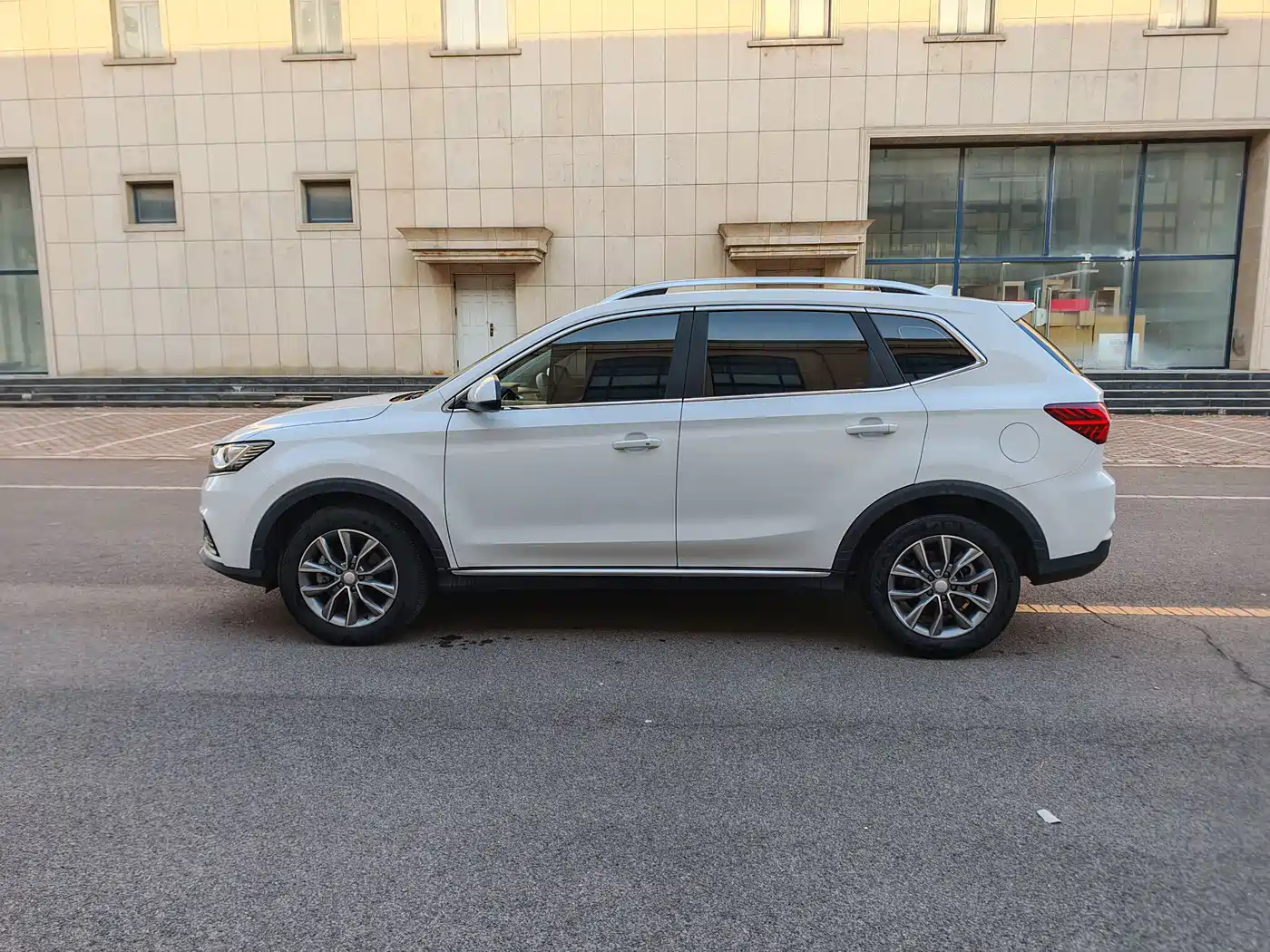 ROEWE RX5