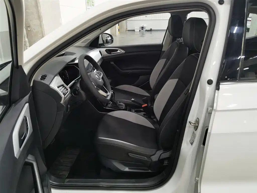 Volkswagen Tanying 2021 1.5L Automatic Smart Connect Edition фото 10