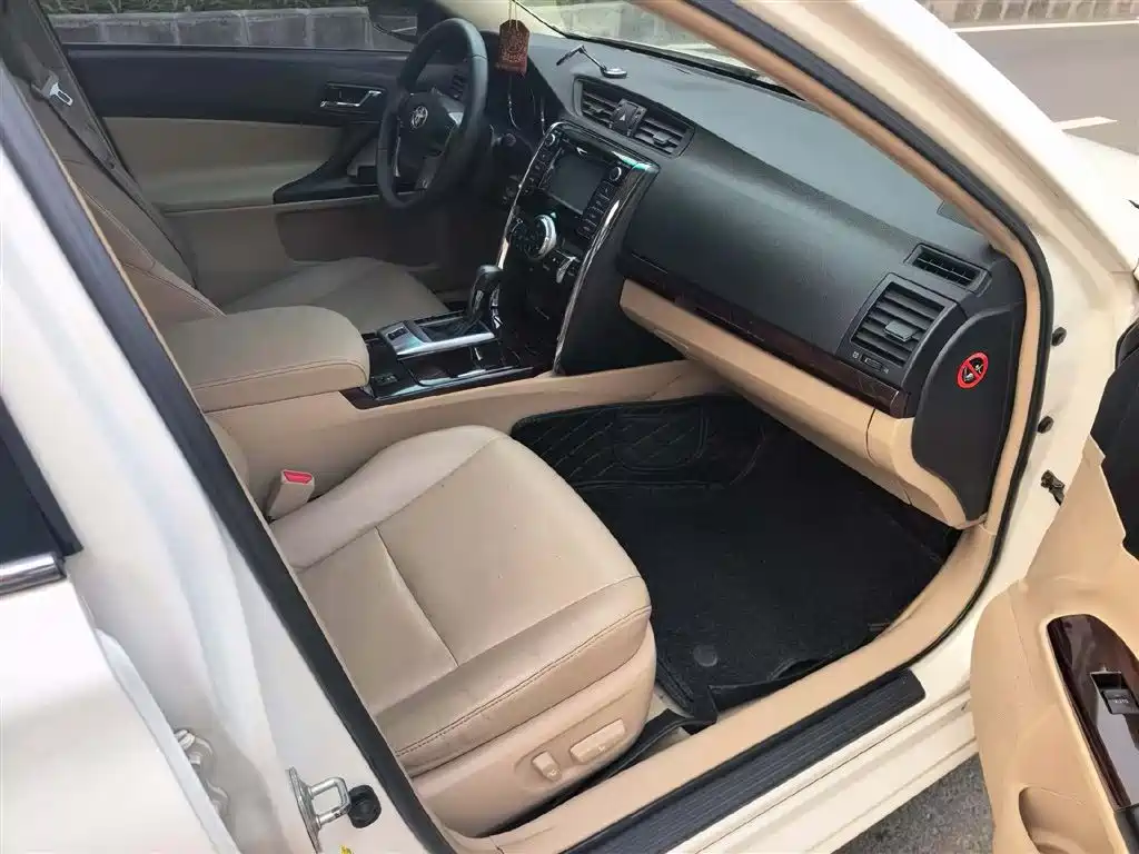 Toyota Reiz 2010 2.5V Style Elite Edition фото 6