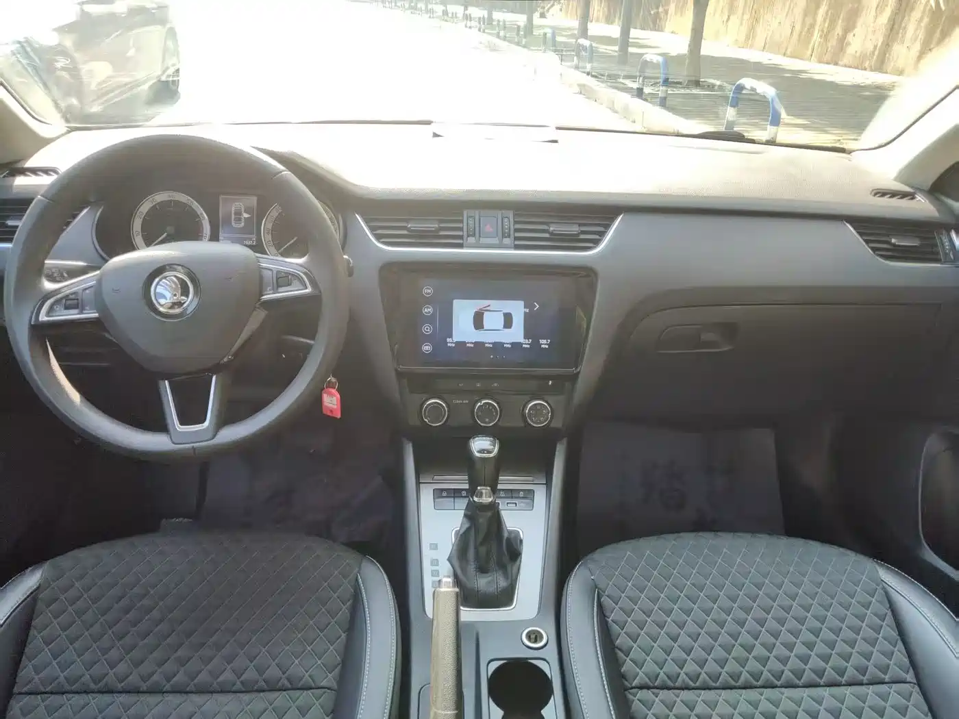 Škoda Octavia 2019 1.5L Automatic Smart Luxury China VI фото 10