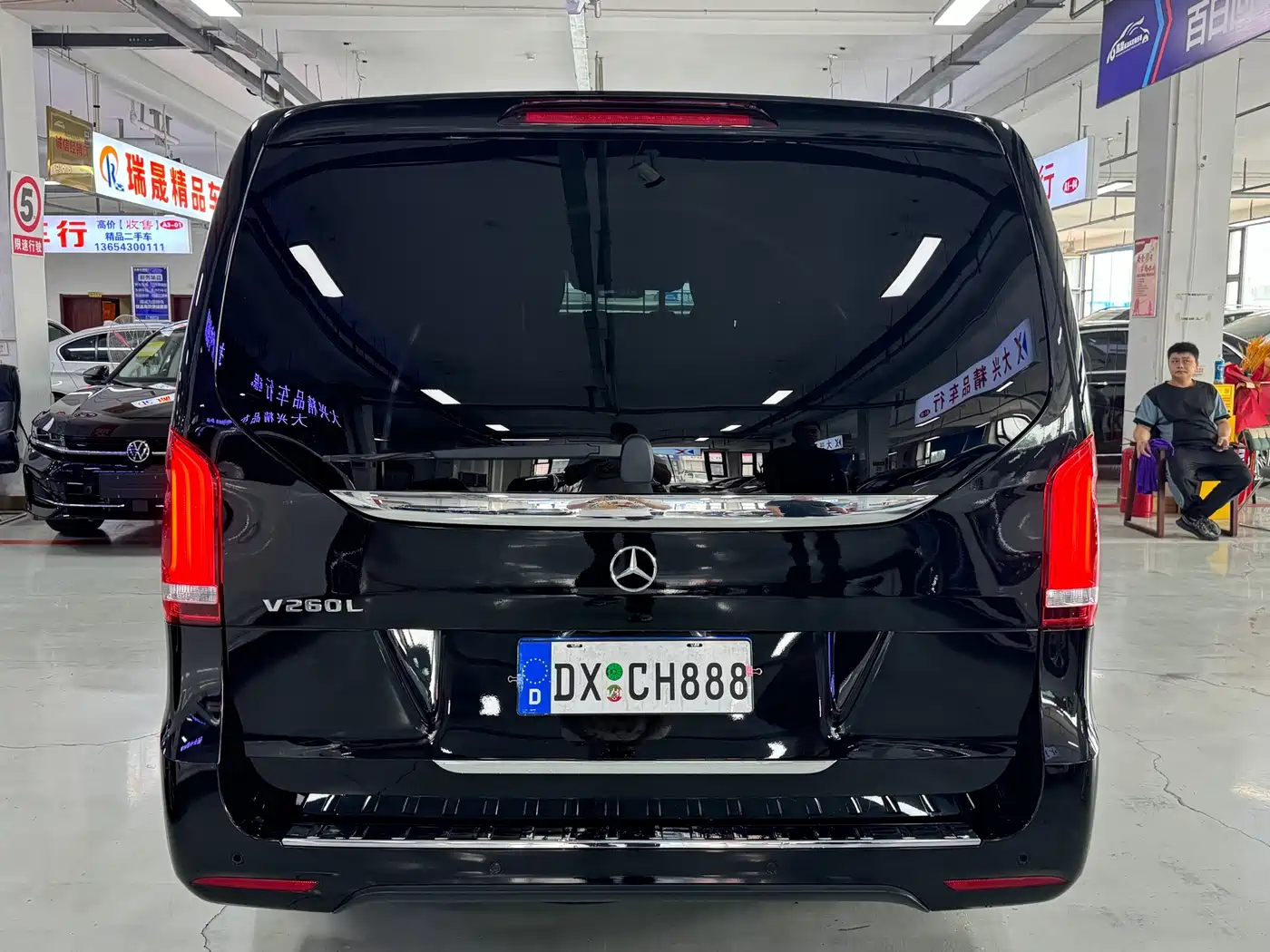 Mercedes-Benz V-Class 2020 Model V 260 L Long Wheelbase Luxury фото 5