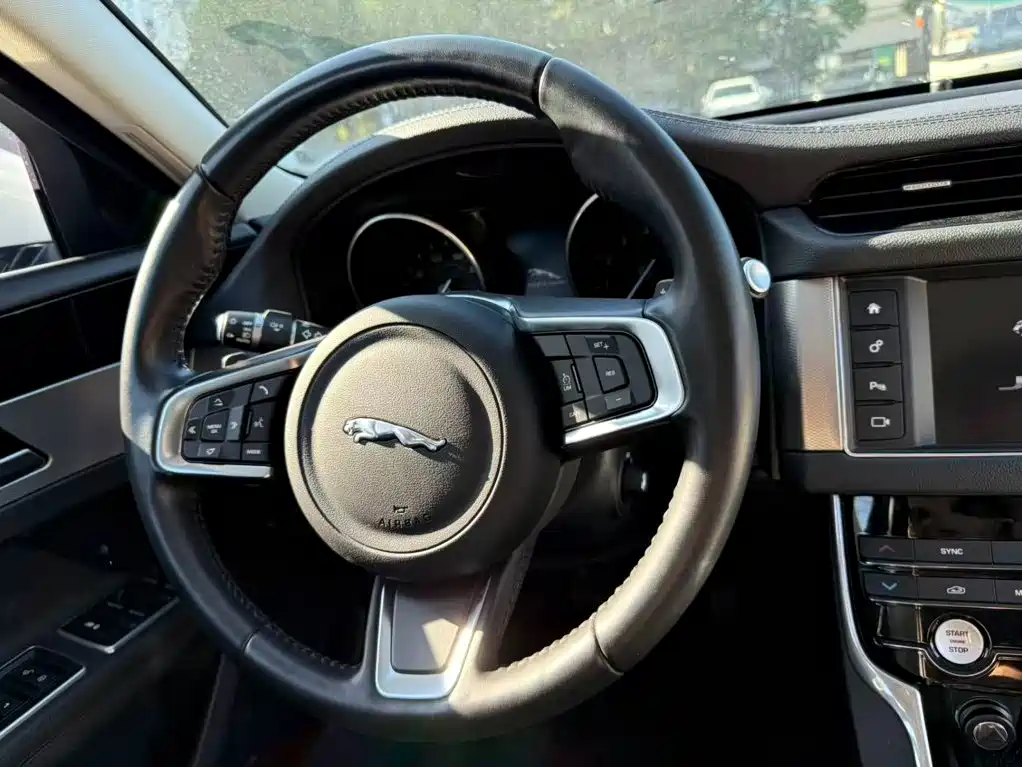 Jaguar XF 2019 2018 XF Sportbrake 2.0T 250PS 2WD Elegance Edition