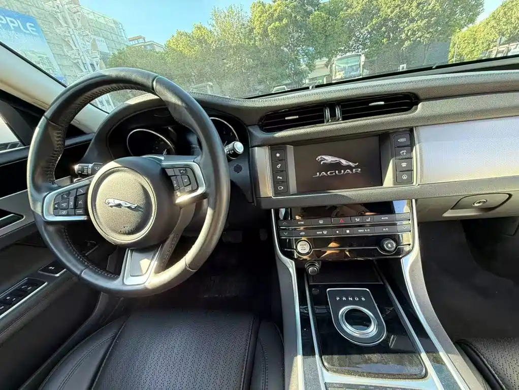 Jaguar XF 2019 2018 XF Sportbrake 2.0T 250PS 2WD Elegance Edition