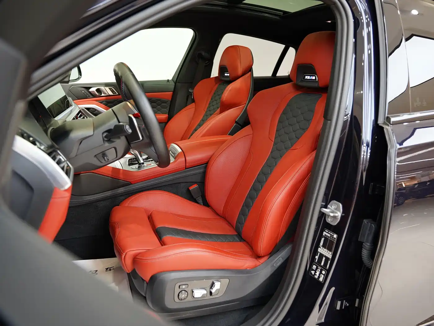 BMW X6 M 2022 X6 M фото 21