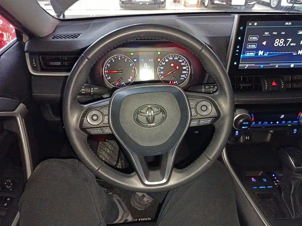 Toyota Wildlander 2021 2.0L CVT 2WD Luxury Edition фото 7