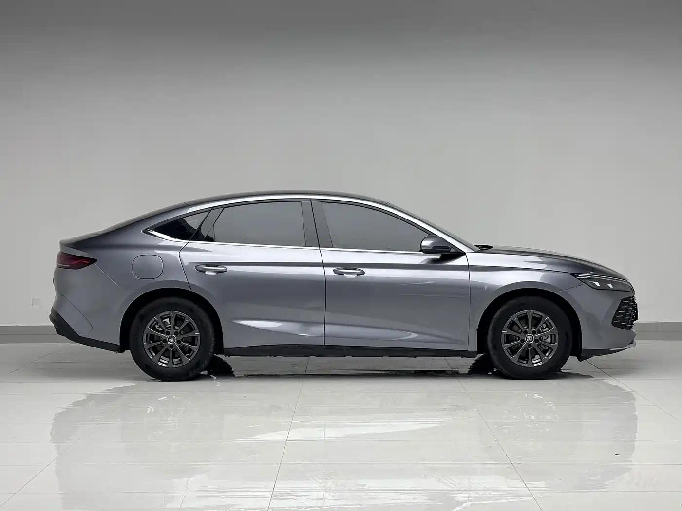 BYD Qin L 2024 2024 DM-i 80KM Leading Edition