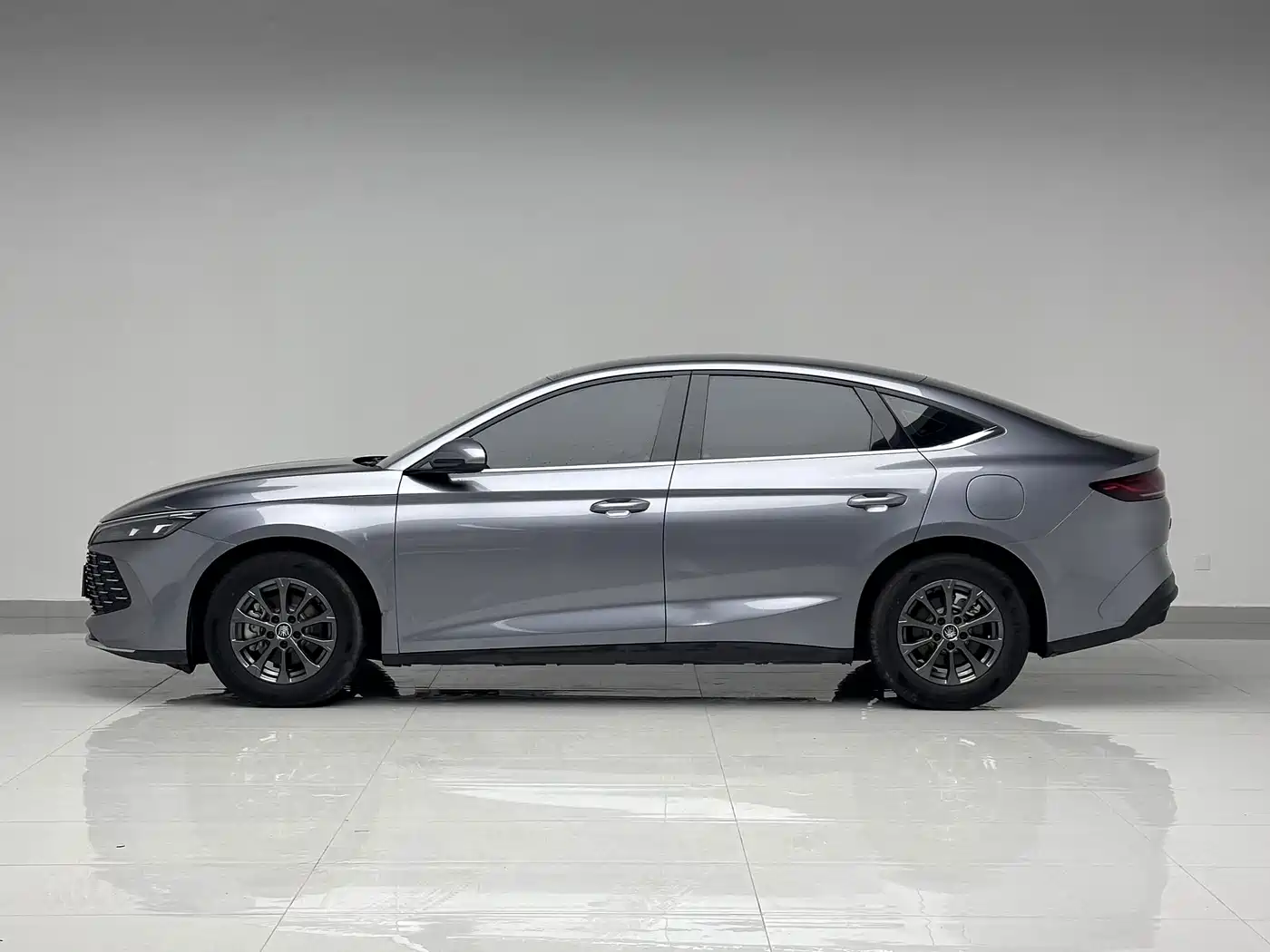BYD Qin L 2024 2024 DM-i 80KM Leading Edition