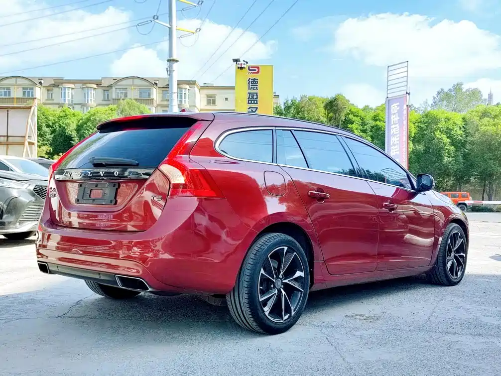 Фото 4 - Volvo V60