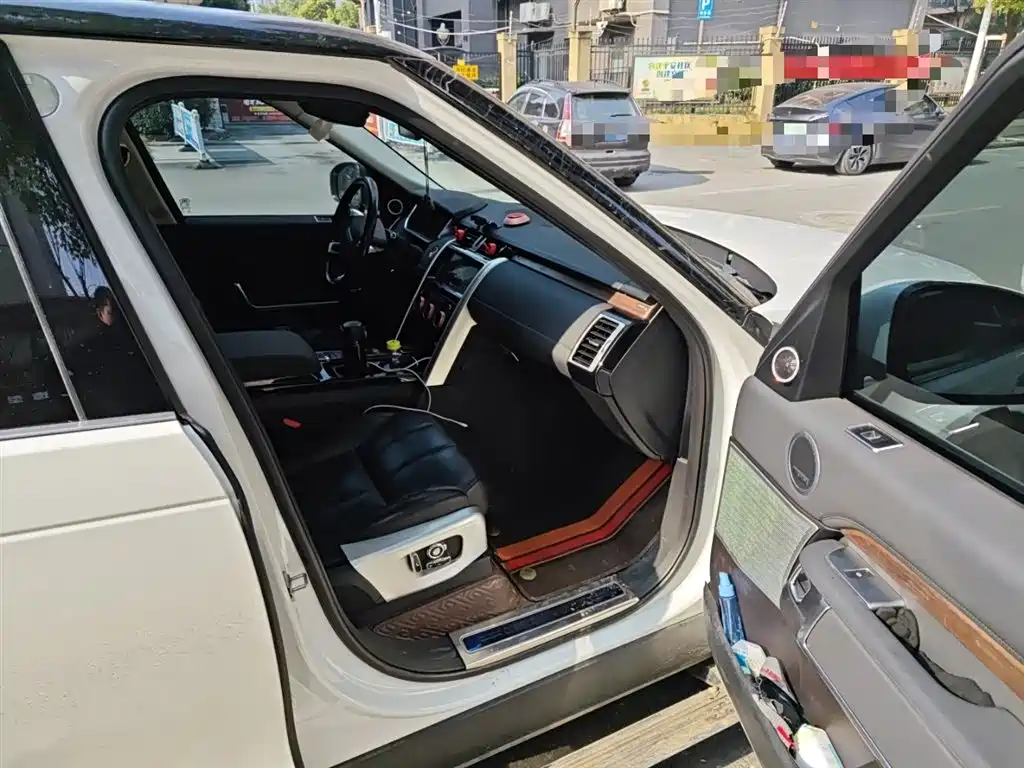 Land Rover Discovery 2018 3.0 SC V6 HSE фото 20