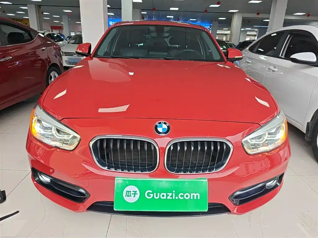BMW 1 Series (Import) 2018 118i Sport Design Package фото 3
