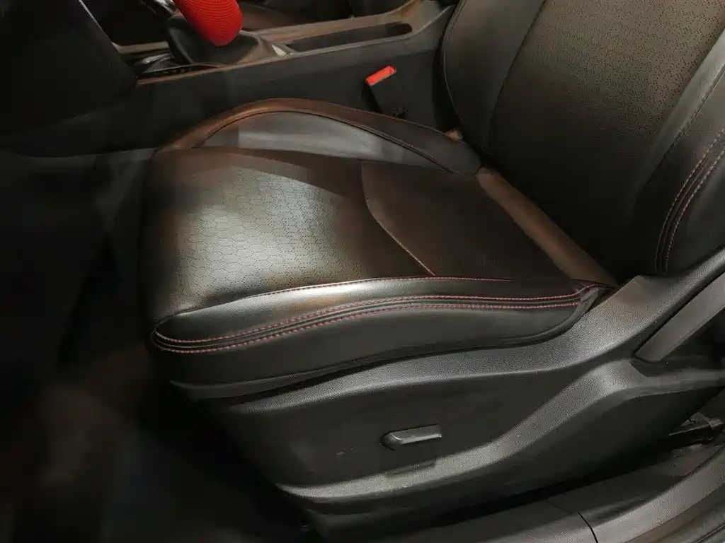 Chevrolet Volando 2018 Redline 530T Auto Premium Edition (5+2 seats) China V фото 20