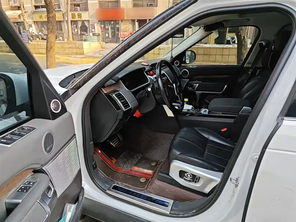Land Rover Discovery 2018 3.0 SC V6 HSE фото 14
