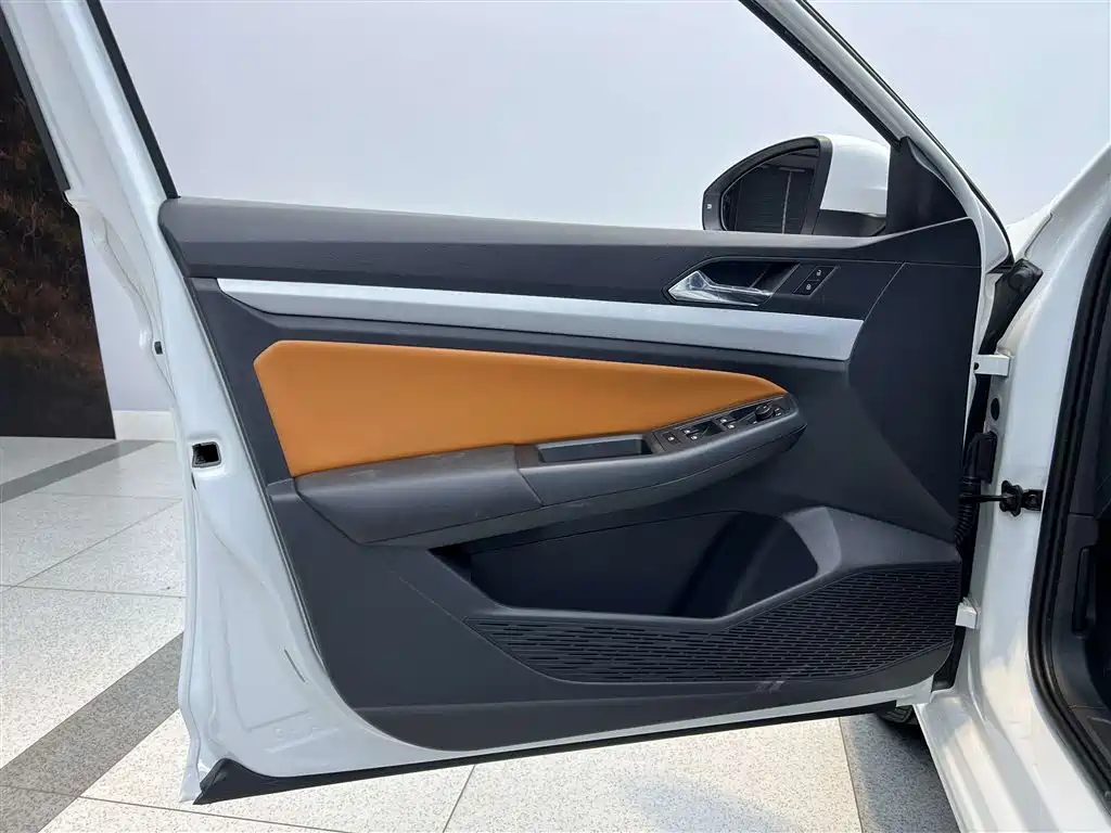 Volkswagen Bora 2025 Facelift 200TSI DSG Navigation Edition фото 16