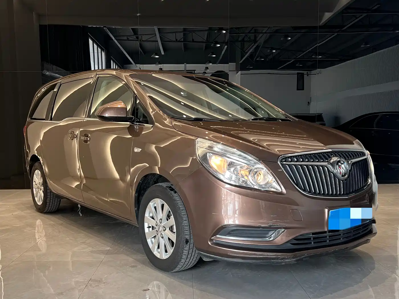Buick GL8 2018 28T Comfort China VI фото 3